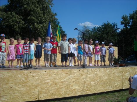 az_ovodasok_fellepese_-_2012.jpg