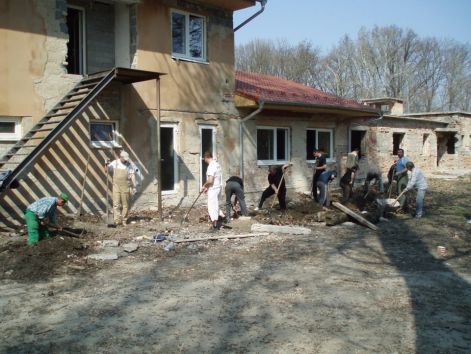 tavasz_i_brigad_munka_a_stadion_teruleten_2012._marcius_14.jpg